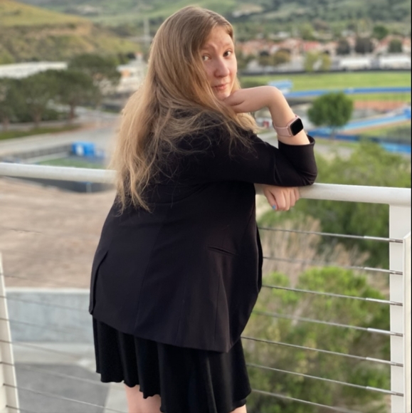 Meet your Posher, Abbey - Picture 4 of 4